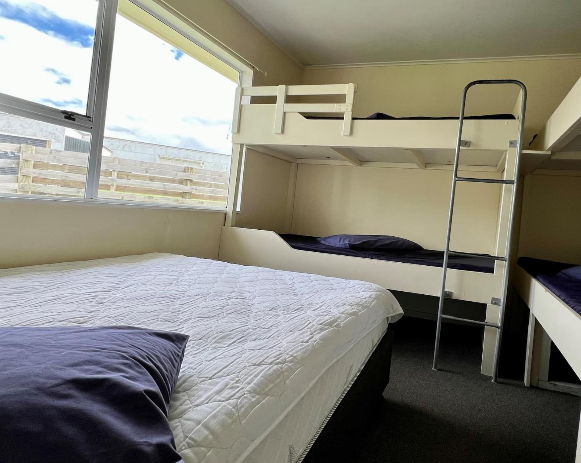 Castlepoint Holiday Park & Motels Bilik gambar